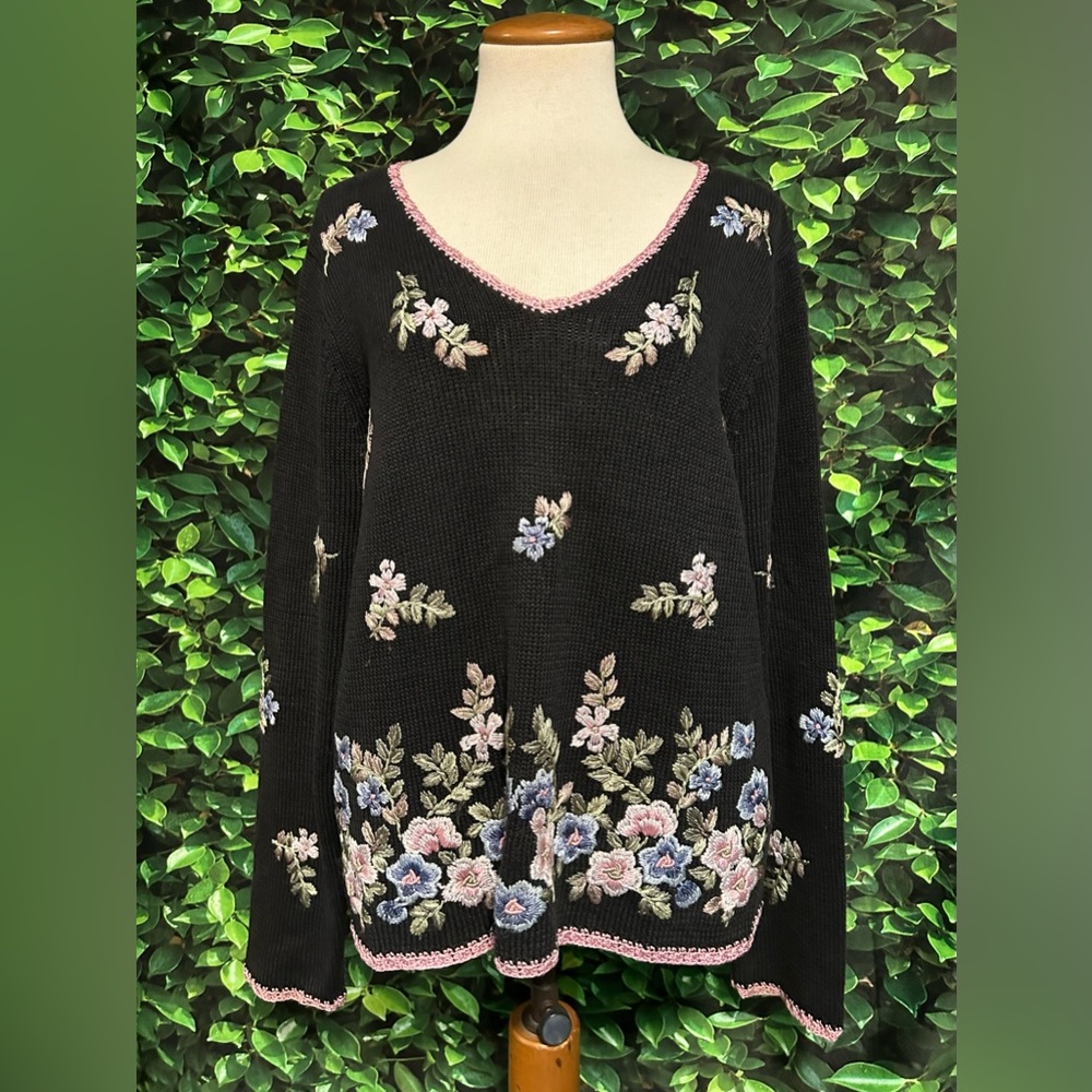 Candor Embroidered Knit Sweater Pullover Black Pink Womens Medium